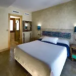 Room Tarifa 타리파